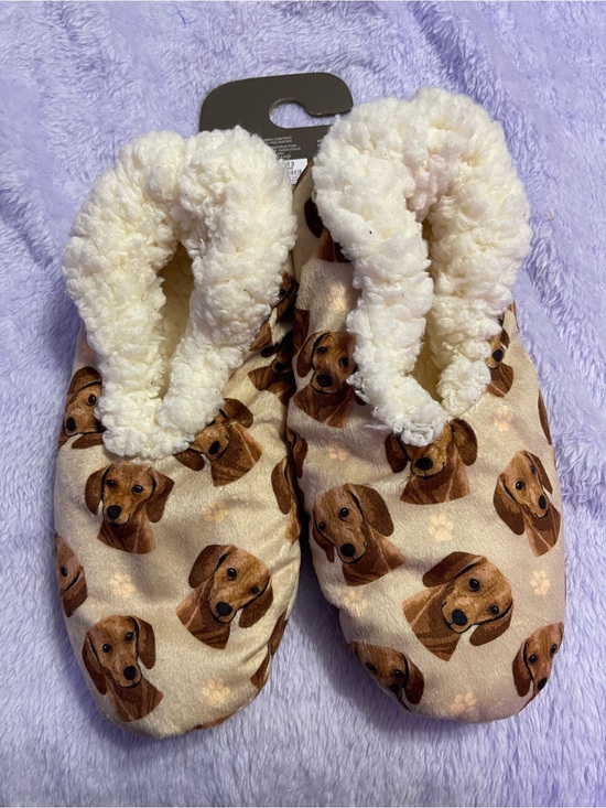 Comfies Shoes - Cozy Cream/brown Plush Comfies Slippers with Dachsunds !  Up to size 9 NWT!
